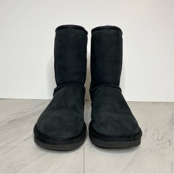 UGG Classic Short Black Winter Boot 9 - Picture 2 of 14